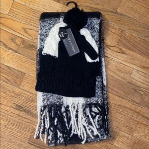 3piece set Gloves,beanie w/pom pom,&plaid scarf with fringe on the end NWT